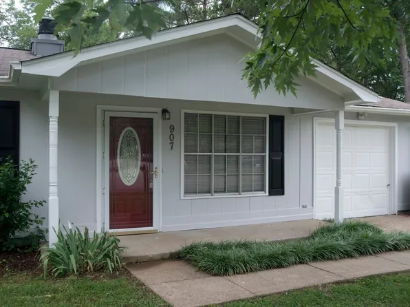 907 Danmann Cir SE, Huntsville, AL 35803