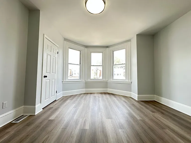 216 N 53rd St — Photo 2