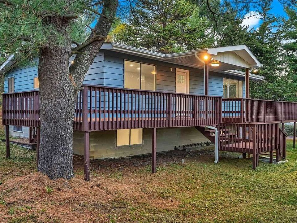 1st image of 6 Wyms Heights Dr