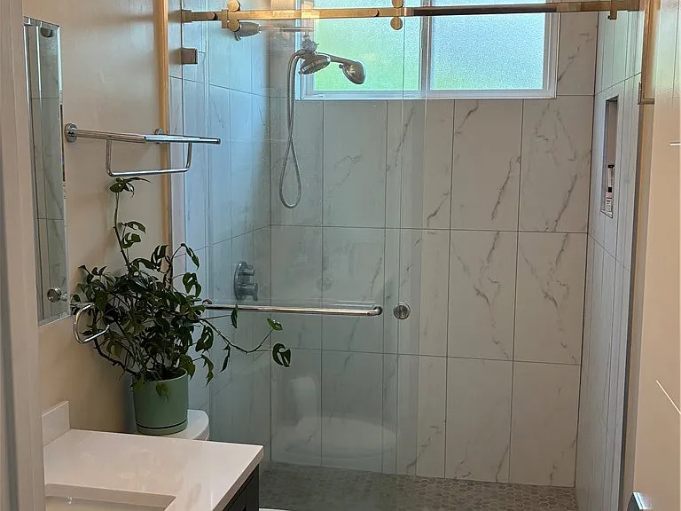 1018 La Presa Dr — Photo 4