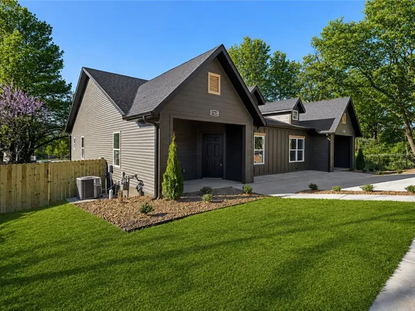 2763 W Rutledge Ln, Fayetteville, AR 72704