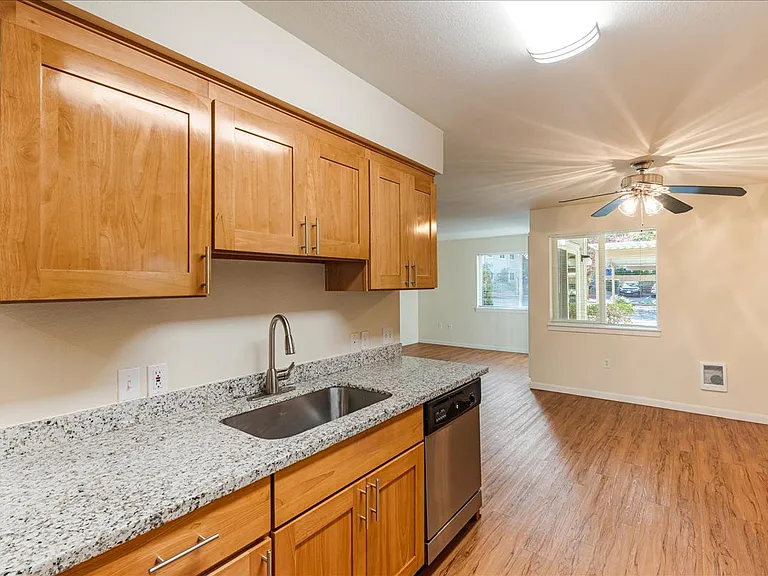 Cascade Woods Apartments — Photo 26