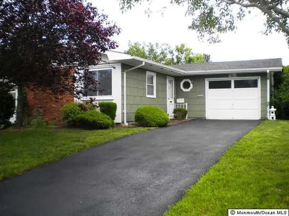 5 Brooke Rd, Brick, NJ 08724