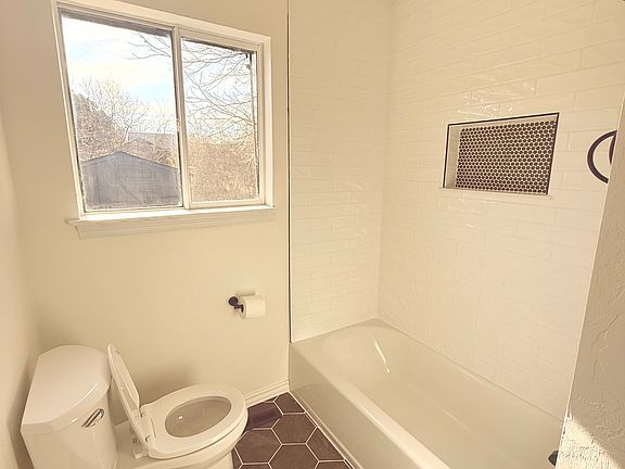 5th image of 2803 Fisher Rd