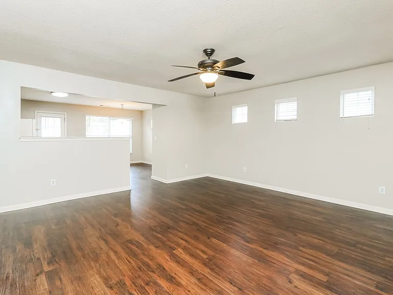 320 Arrowhead Dr — Photo 8