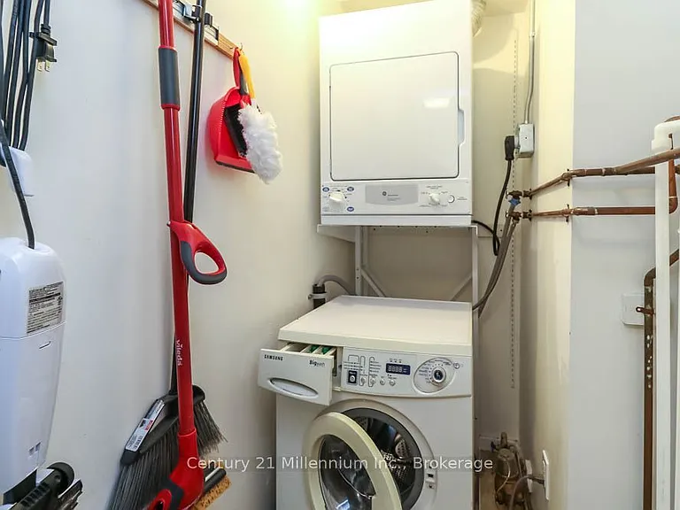 15 Dawson Dr #6 — Photo 10