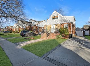 58-35 219th St, Flushing, NY 11364