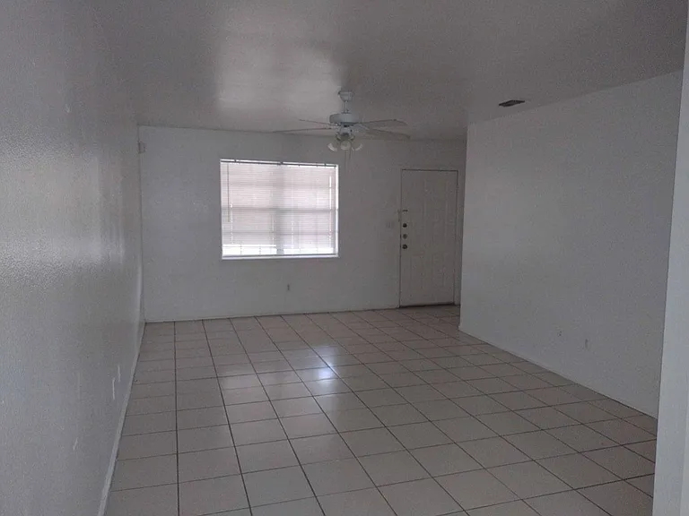 1612 Orange Ave — Photo 1