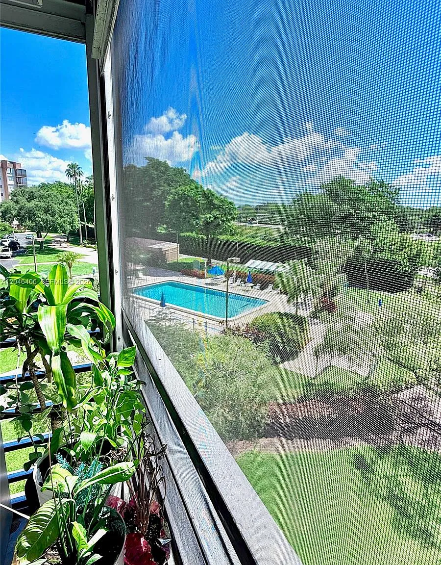 Park Place Condominium No — Photo 2