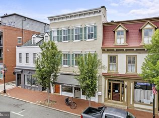 415 William St APT A, Fredericksburg, VA 22401