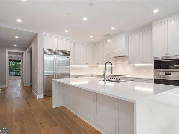 3rd image of 2520 Peachtree Rd NW #403