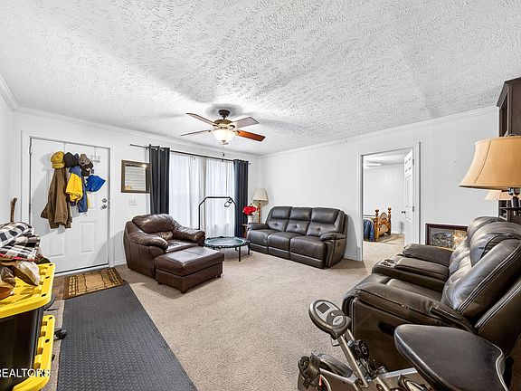 4th image of 392 Carter Town Rd