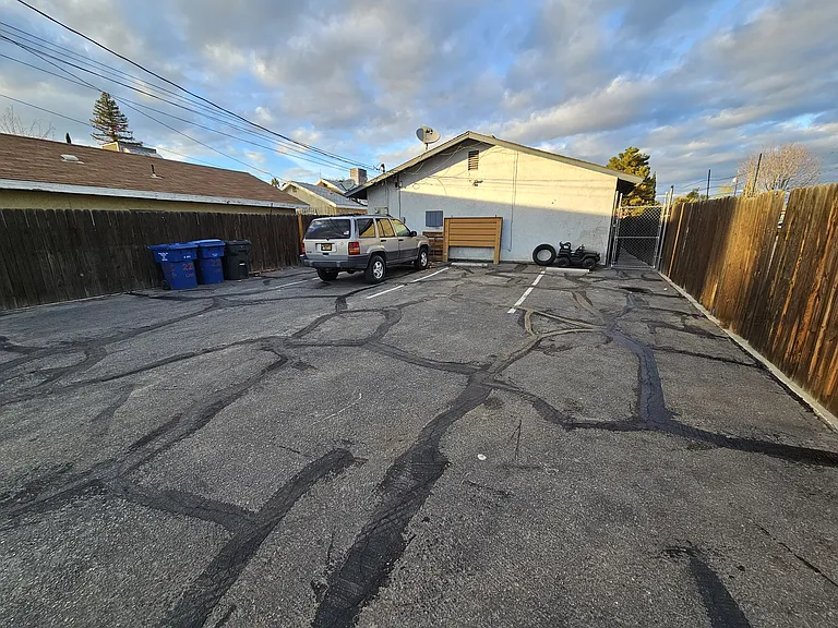 221 Lincoln Ave — Photo 13