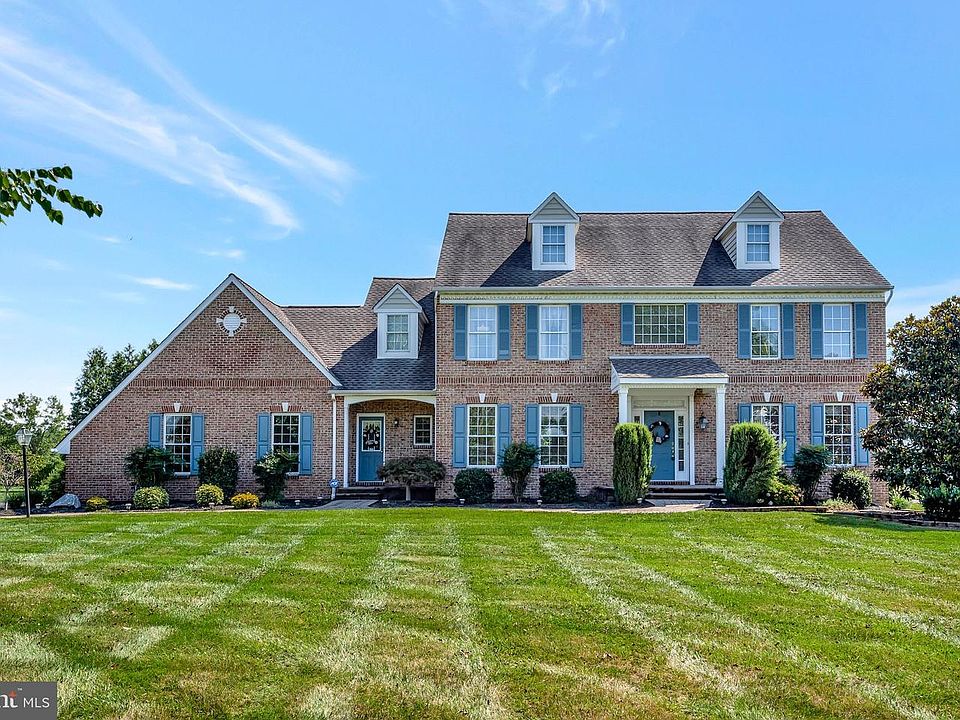 1st image of 107 Saint Augustine Ct