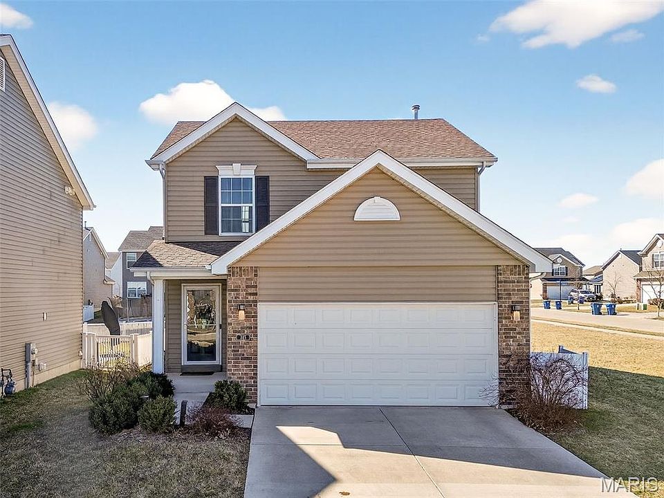 1st image of 345 Charlestowne Place Dr