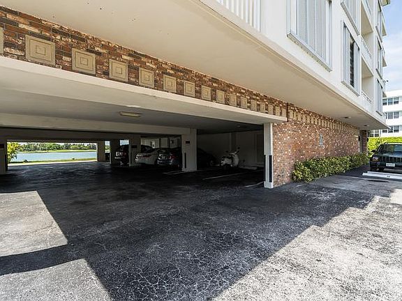 4th image of 9270 W Bay Harbor Dr APT 5B
