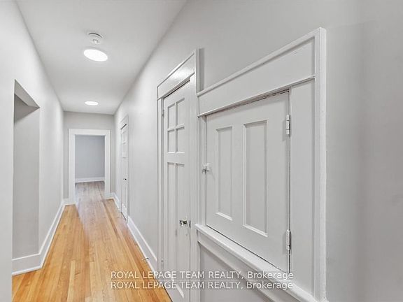 3rd image of 407 Elgin St #30