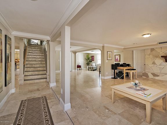 5th image of 28 31st Ave S