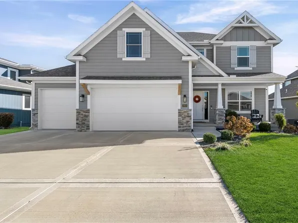 7613 N Tullis Ave, Kansas City, MO 64158