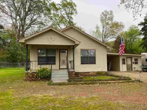 408 S White Oak Rd, White Oak, TX 75693