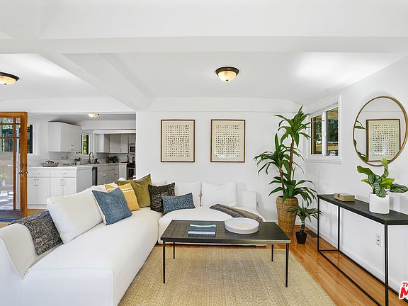 3rd image of 3626 Santa Carlotta St