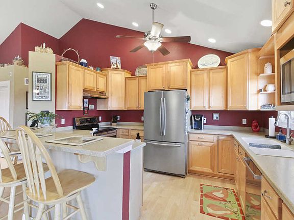 3rd image of W234N7336 Fontaine Cir