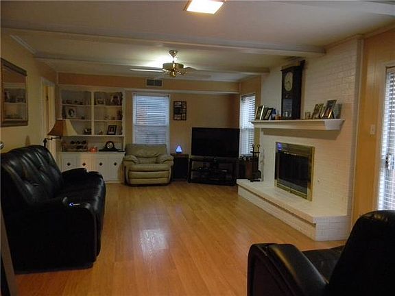 3rd image of 3612 Lynnwood Dr
