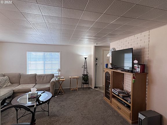 5th image of 21201 NE 58th St Unit 28