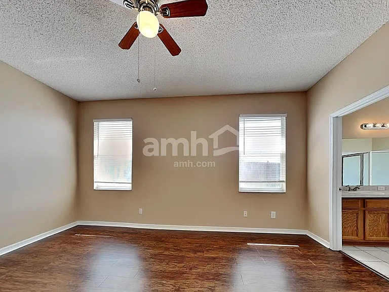 443 Sand Ridge Dr — Photo 13