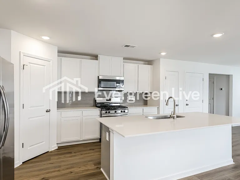 1376 Hugh Mack Ct — Photo 7