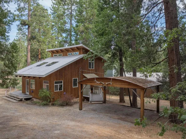 4953 Hillcrest Dr, Hathaway Pines, CA 95233