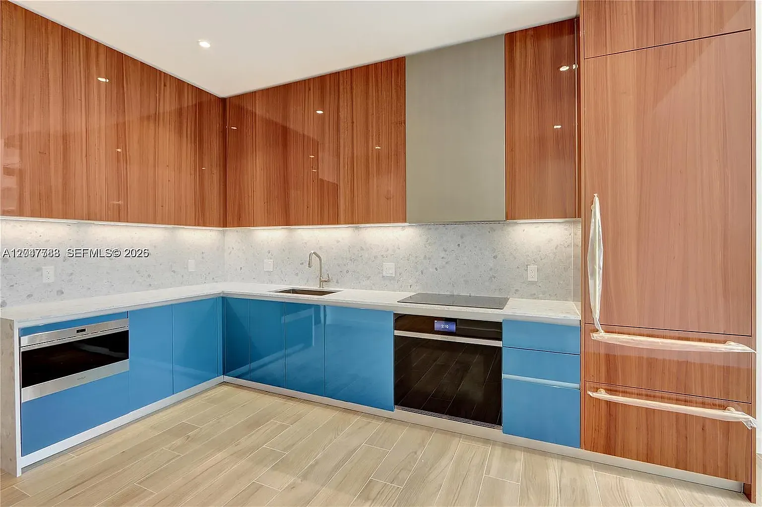 2 bed, 846 sqft, $9,500 — Photo 4