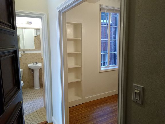 2nd image of 1745 Franklin St APT 204