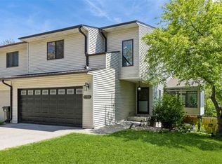 1932 N Ridge Dr, Coralville, IA 52241