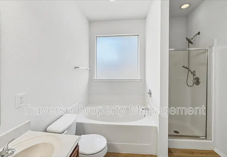 10001 Blue Bell Dr — Photo 14