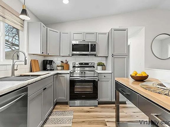 2nd image of 252-254 Aristocrat Dr