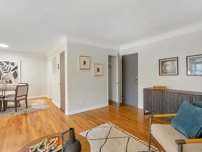 611 East 11th — Photo 11