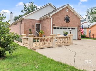 646 W Canal Dr, Gulf Shores, AL 36542