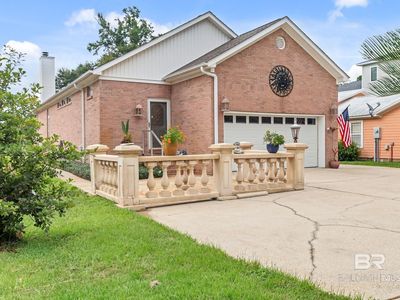 646 W Canal Dr, Gulf Shores, AL, 36542