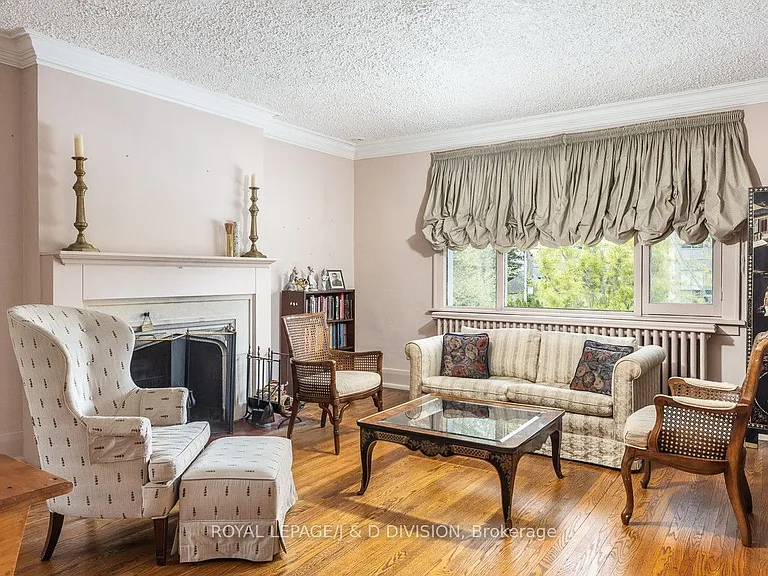 58 Lascelles Blvd — Photo 3