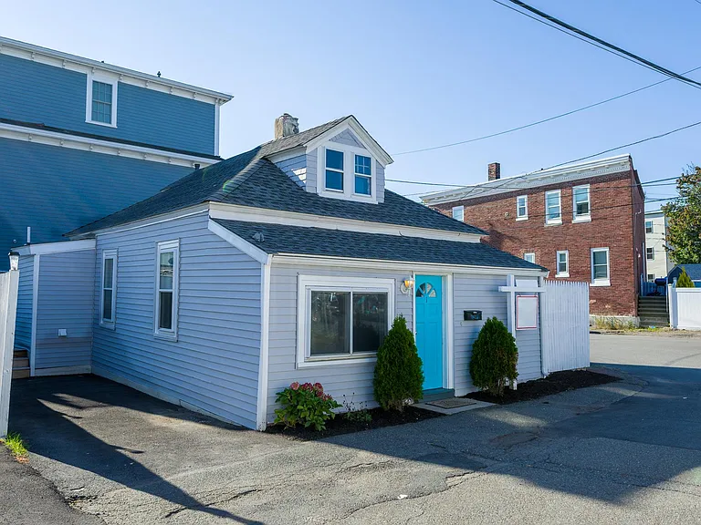 1 Avalon St — Photo 11
