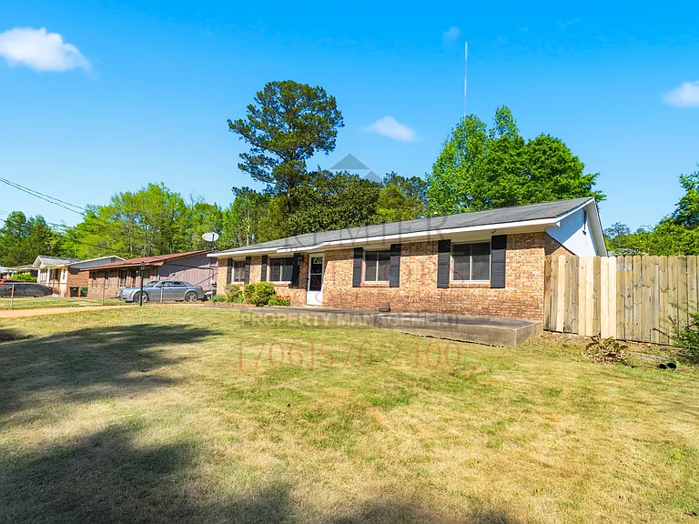 520 Asa Dr — Photo 1