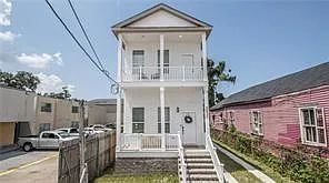 2833 S Derbigny St — Photo 1