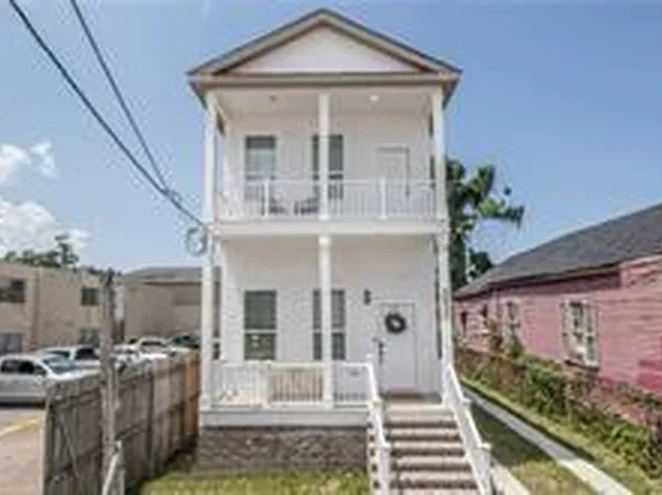 2833 S Derbigny St, New Orleans, LA 70125