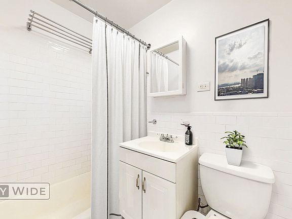 3rd image of 257 E 61st St APT 2B