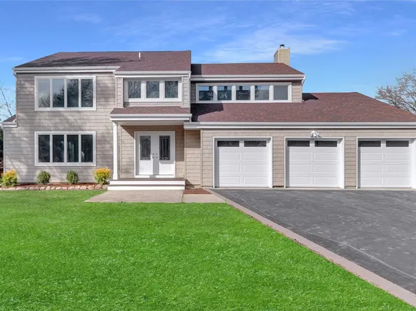 2 Jesse Way, Mount Sinai, NY 11766