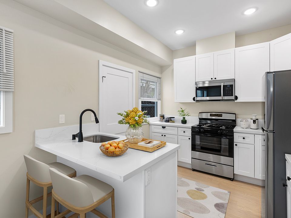 1st image of 1221 E 1st St APT 7