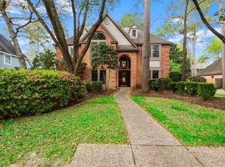 5203 Maple Terrace Dr, Kingwood, TX 77345