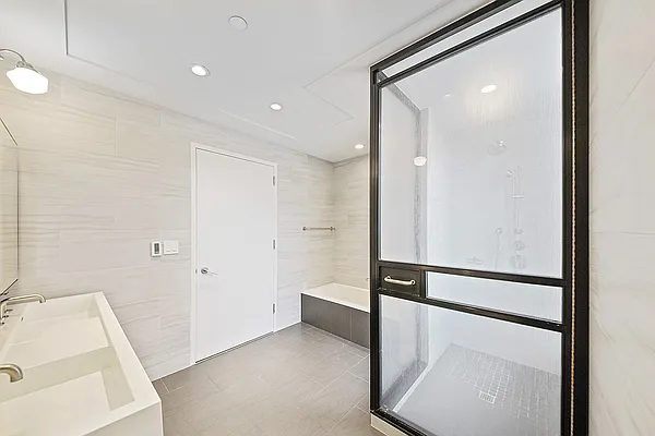 Rented by Extell Marketing Group LLC | media 14