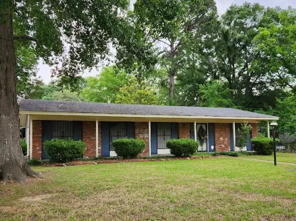 2520 Queensroad Ave, Jackson, MS 39213